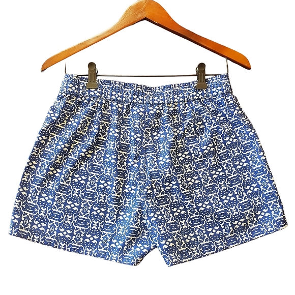 Cabana Life 50+ UPF Blue and White Indigo Print Shorts in Size Small NWT - Picture 2 of 5
